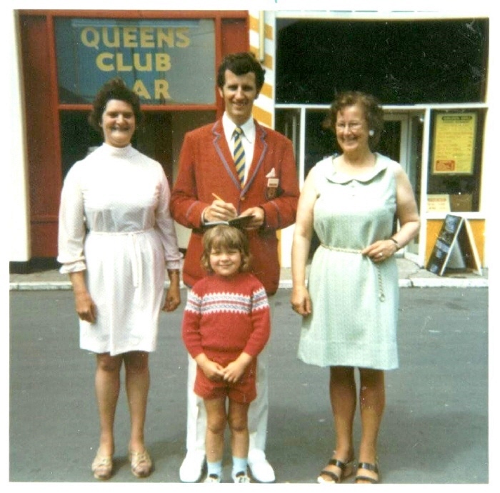 A J Marriot Butlins Skegness Queens Showbar 1973