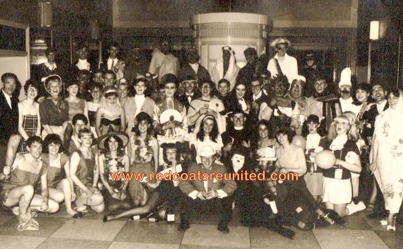 butlins red coat fancy dress